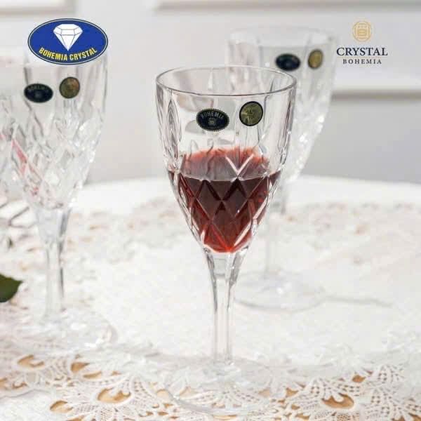 Bộ 6 ly pha lê vang đỏ Bohemia Brixton 320ml 12102 thương hiệu Crystalite Bohemia có độ bền cao, giữ nhiệt tốt, thiết kế đơn giản, thanh lịch