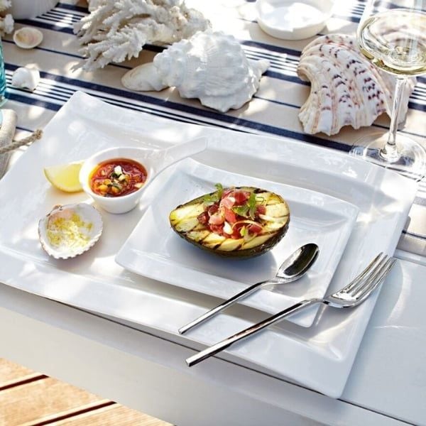 Bộ 8 đĩa Villeroy Boch NewWave 24cm - Đây là một chiếc đĩa có thiết kế hiện đại với hình dạng sóng đặc trưng.