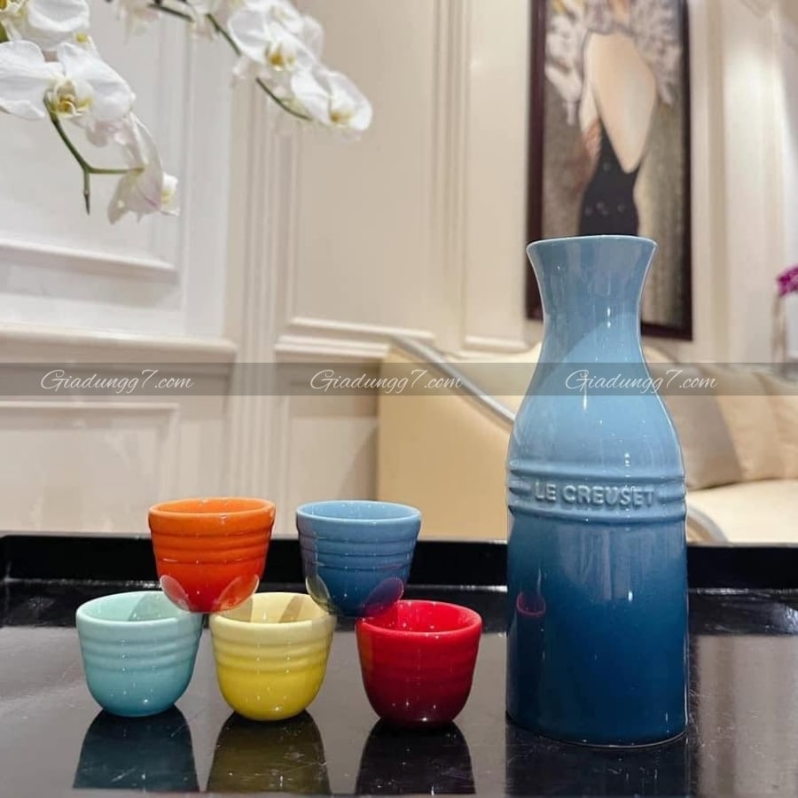 Le Creuset giới thiệu Bộ đựng rượu sake Le Creuset Ochoko cầu vồng với thiết kế đầy màu sắc và vui tươi