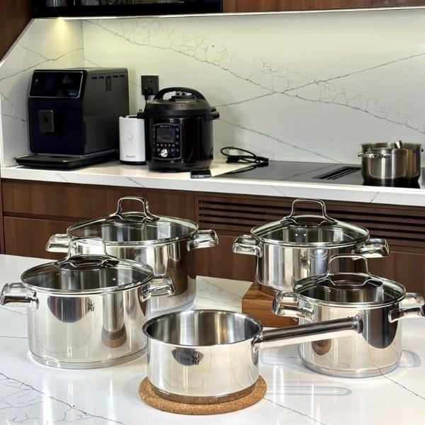 Bộ nồi WMF Belmonte 5 món - Thiết kế tinh tế và các tính năng tiện lợi kết hợp mang đến kết quả tuyệt vời với bộ nồi Belmonte của WMF