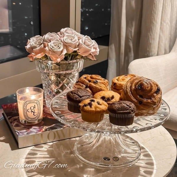 Chân bồng Bohemia Windsor 30.5cm chân cao từ bộ sưu tập Windsor, thuộc thương hiệu Bohemia Crystal, là một tác phẩm nghệ thuật tinh tế.