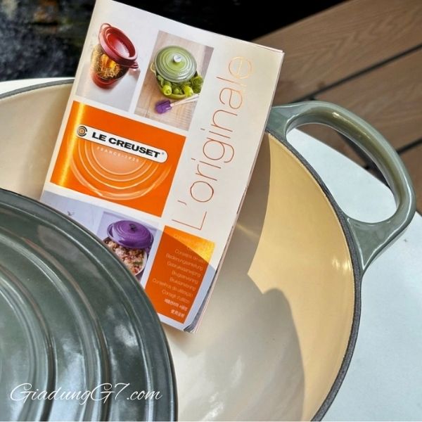 Chảo gang oval Le Creuset Oblong 31cm Được chế tác thủ công từ gang bền bỉ tại Xưởng đúc Le Creuset