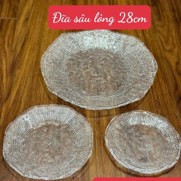 Đĩa tròn sâu lòng IVV Diamante piatto 28cm là món đồ nội thất có thể dùng để trang trí bàn phòng khách