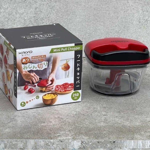 ụng cụ xay tỏi ớt Kaiyo 250ml/400ml được làm từ dòng nhựa cao cấp, lưỡi dao làm từ thép không gỉ inox 420