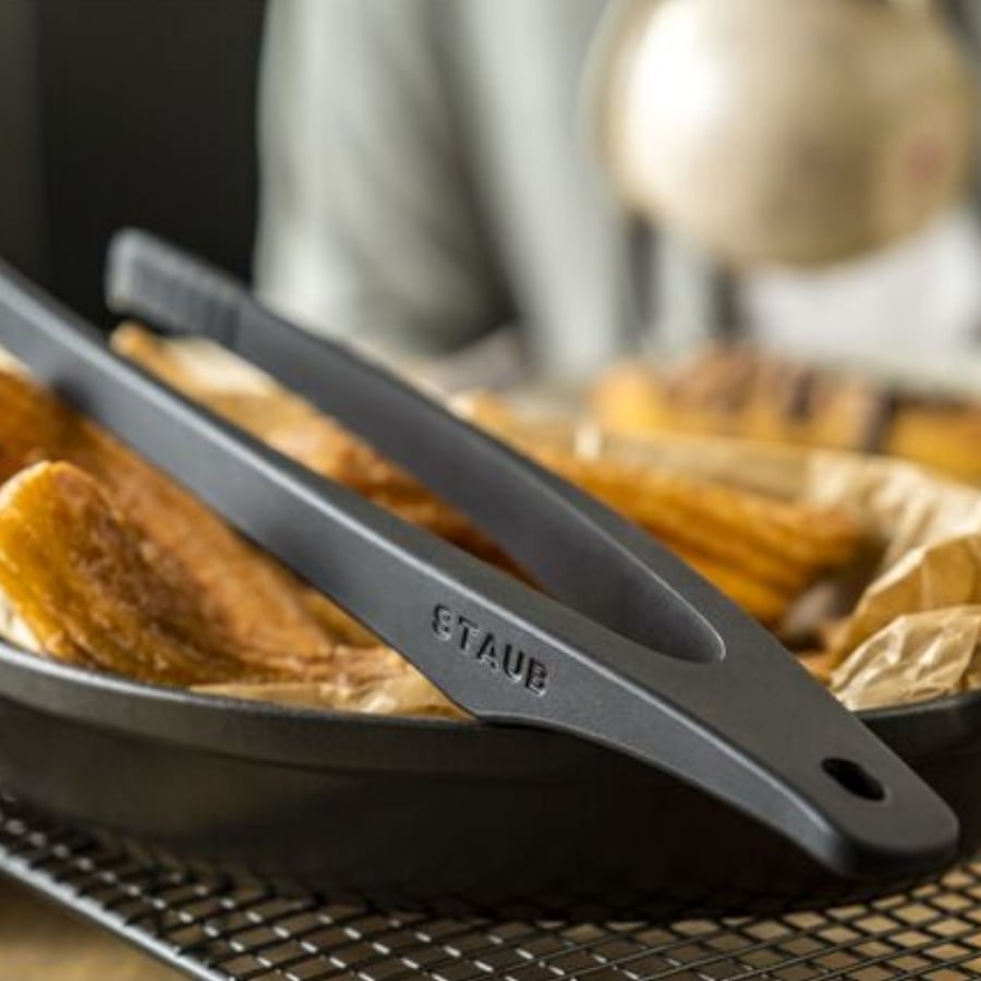 Kẹp gắp Staub 31cm - Được cả đầu bếp chuyên nghiệp lẫn người nội trợ yêu thích