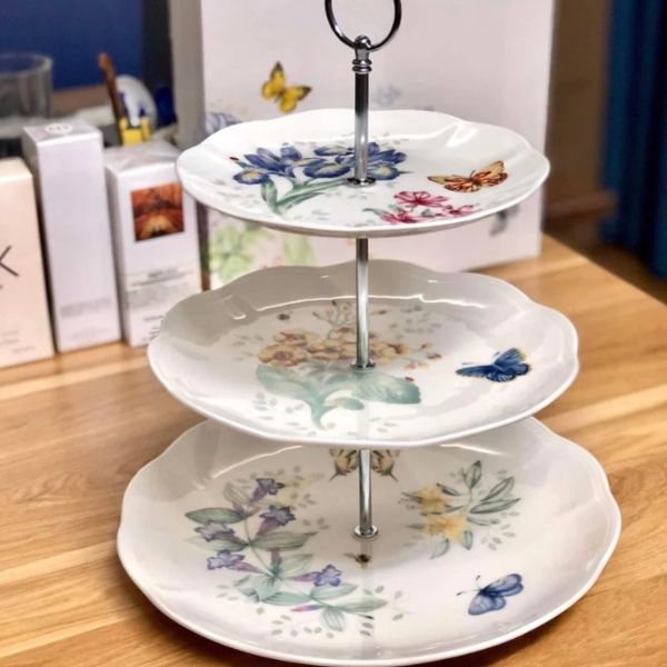 Khay đĩa ba tầng Lenox Butterfly Meadow Được làm bằng sứ trắng Lenox chống sứt mẻ