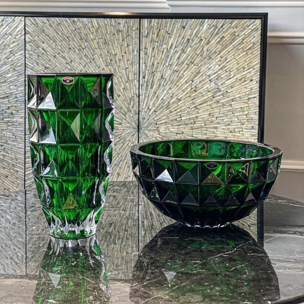 Lọ hoa pha lê Bohemia Diamond 28cm có kết cấu nặng, tránh đổ vỡ khi cắm hoa cành cao