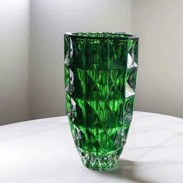 Lọ hoa pha lê Bohemia Diamond 28cm thể hiện tay nghề điêu luyện của người làm pha lê