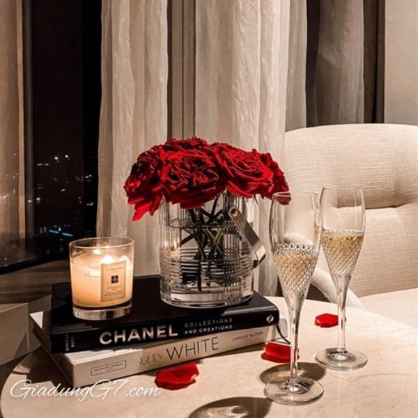 Ly pha lê champagne Rogaska Precious 150ml với những đường cắt kim cương sâu trên các sản phẩm thanh lịch