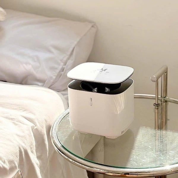 Máy bắt muỗi The M Trap sử dụng ánh sáng UV và nhiệt độ để thu hút muỗi