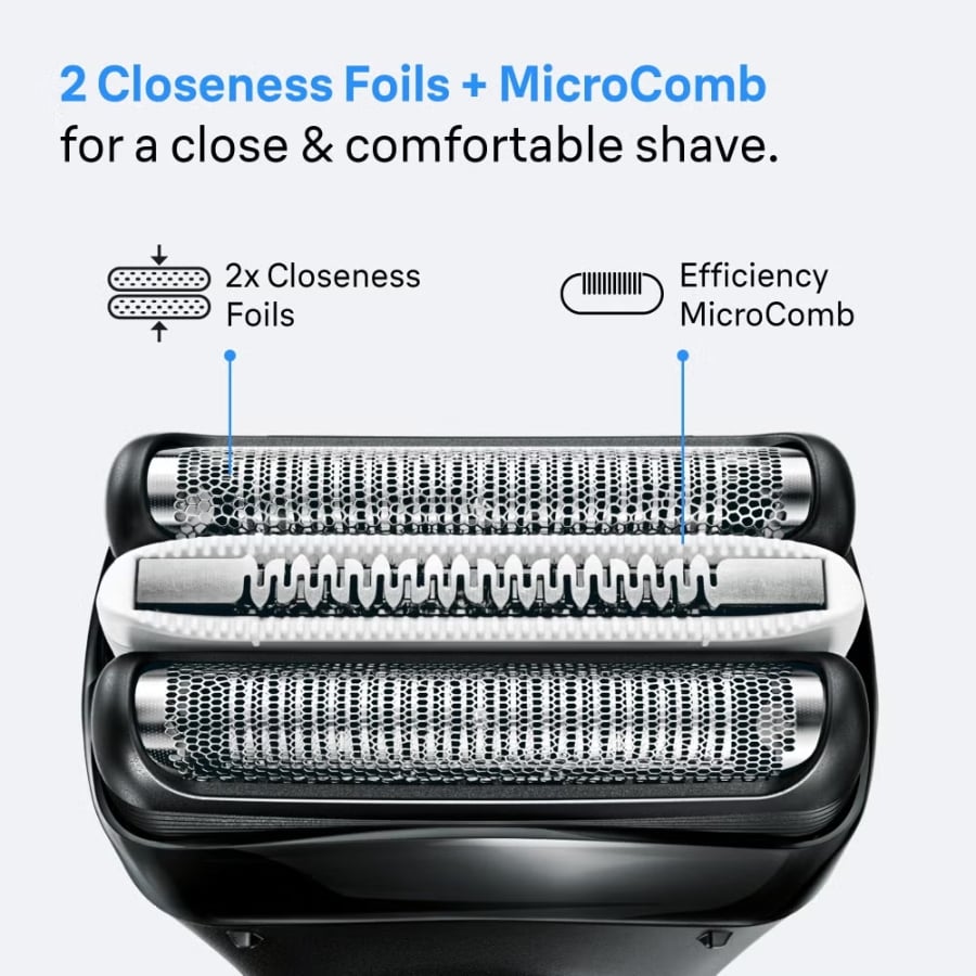 Máy cạo râu điện Braun Series 3+ được trang bị 2 lưỡi cạo Braun và 1 tông đơ trung tâm để cạo những sợi lông dài hơn.