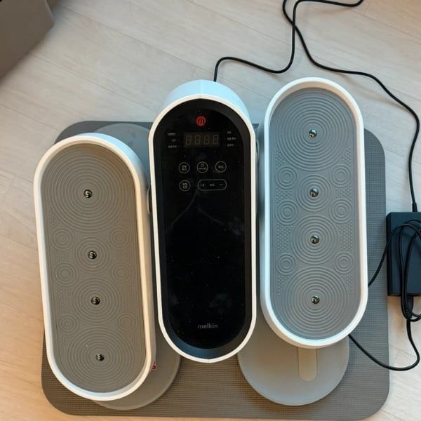 Máy đi bộ Melkin Da Naeul - Hàn Quốc Kiểm soát lực đạp 10 mức: Tập luyện tăng cường sức mạnh phần thân dưới, từ mắt cá chân đến đùi.