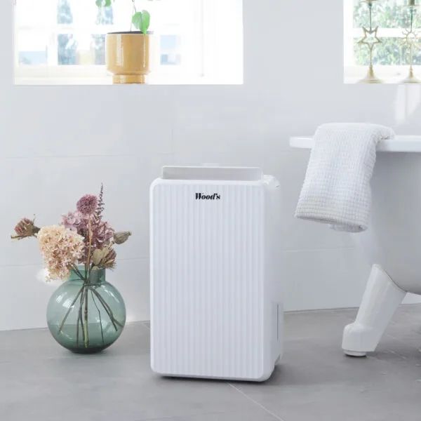 Máy hút ẩm Wood’s MRD10 nhỏ gọn và hiệu quả, lý tưởng cho phòng tắm, thuyền và xe caravan