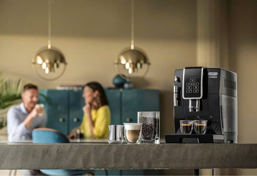 Máy pha cà phê DeLonghi Dinamica ECAM 350.15.B: thiết kế hiện đại, tinh gọn với các nút điều khiển cảm ứng trực quan và màn hình LCD