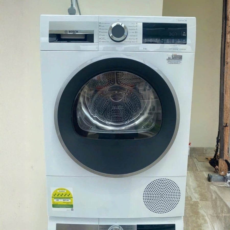 Bosch WQG24570SG thuộc dòng máy sấy quần áo Bosch serie 6 Áp dụng cơ chế sấy bơm nhiệt