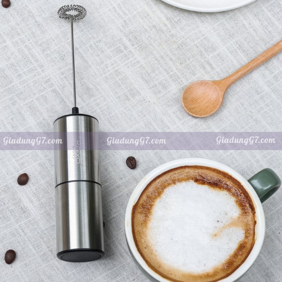 Máy tạo bọt, đánh trứng cầm tay Kaiyo KMF-6186 Tốc độ quay 10.000 vòng/phút: Tạo bọt mịn chỉ sau vài giây, giúp pha chế đồ uống nhanh chóng và tiện lợi.