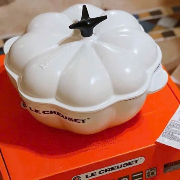 Nồi bí Le Creuset màu trắng 22cm