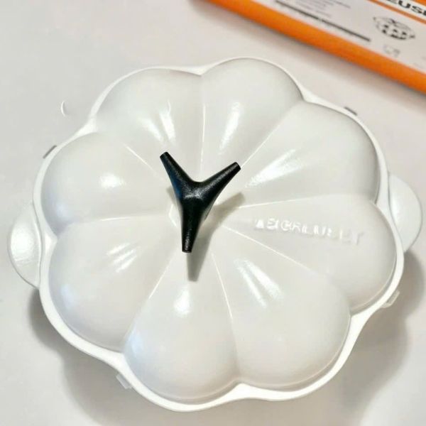 Nồi bí Le Creuset màu trắng 22cm