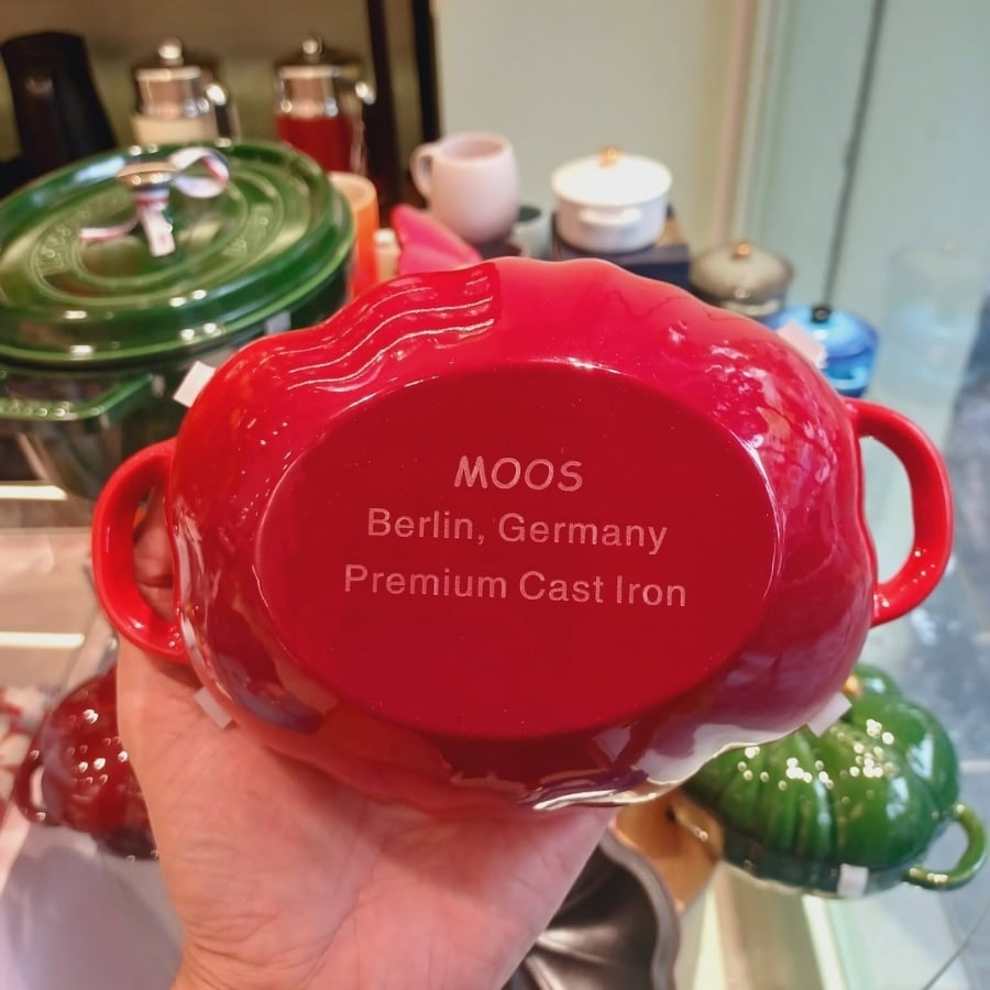 Nồi gang cà chua mini Moos 16cm Chất liệu gang đúc cao cấp – giữ nhiệt khủng, tỏa nhiệt đều