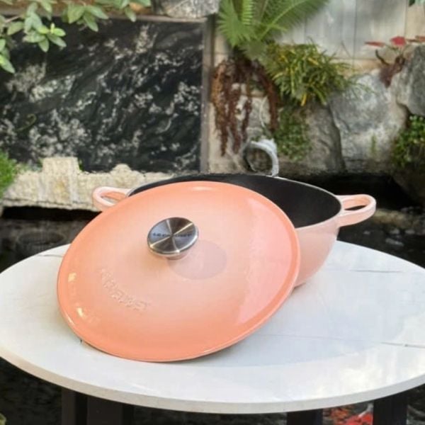 Nồi gang Le Creuset La Marmite Peche 26cm Hạn chế giải phóng sắt