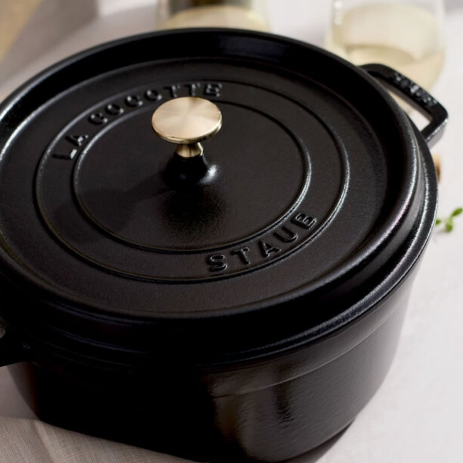 Nồi gang tròn Staub 26cm Lớp tráng men bền bỉ, chống dính