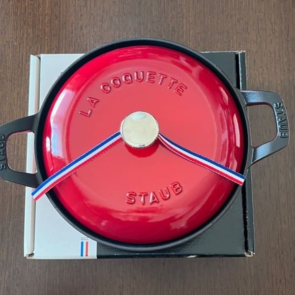 Nồi gang Staub Cocotte Vintage 12cm quai vểnh – 0.5L màu đỏ
