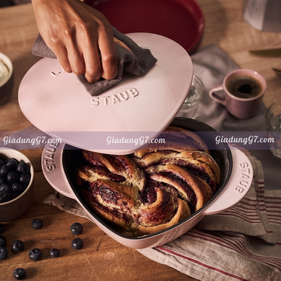 Nồi gang tròn Staub có nhiều màu để bạn lựa chọn