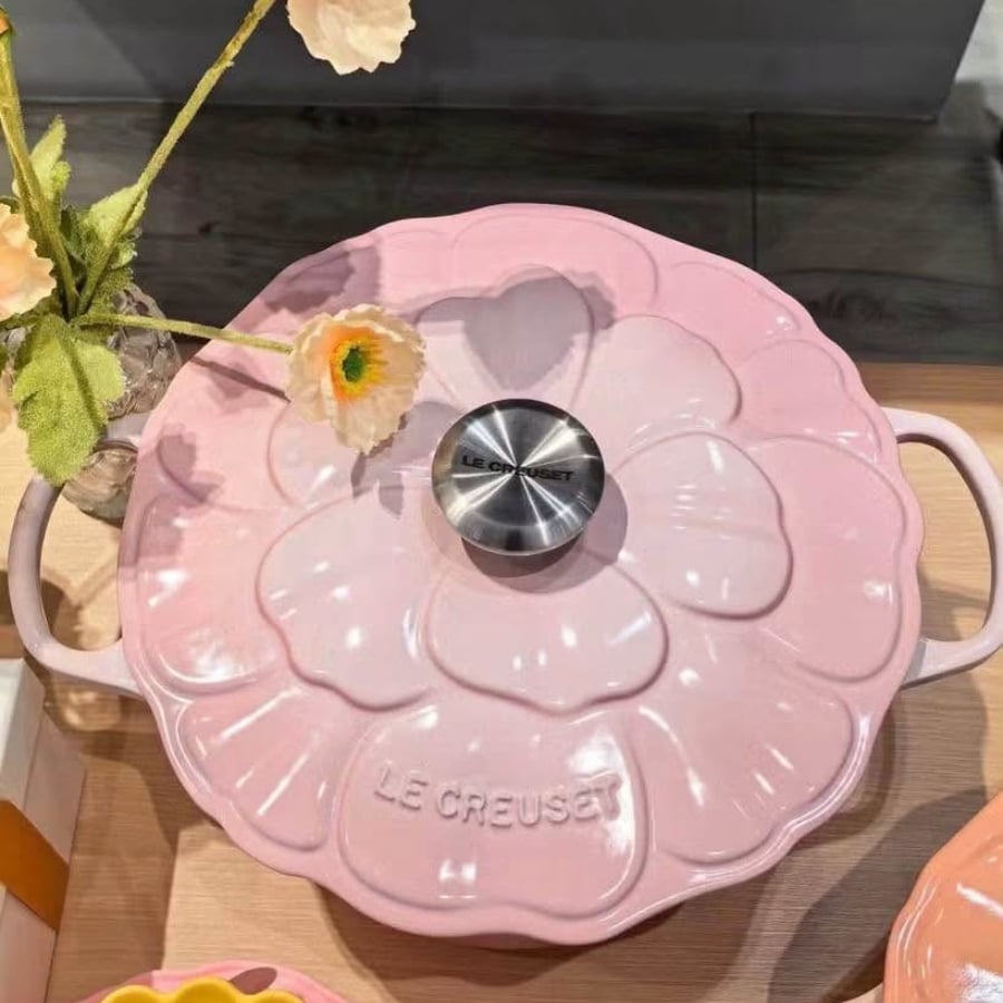 Nếu bạn yêu thích không gian bếp nhẹ nhàng, nữ tính và sáng, Le Creuset sẽ là lựa chọn lý tưởng