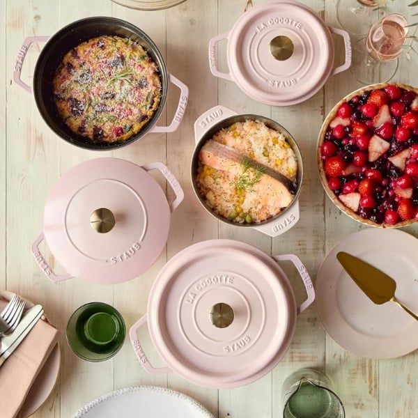 Nồi gang Staub Wanabe 18cm Hình dạng sâu, đa năng này có thể làm được tất cả mọi thứ