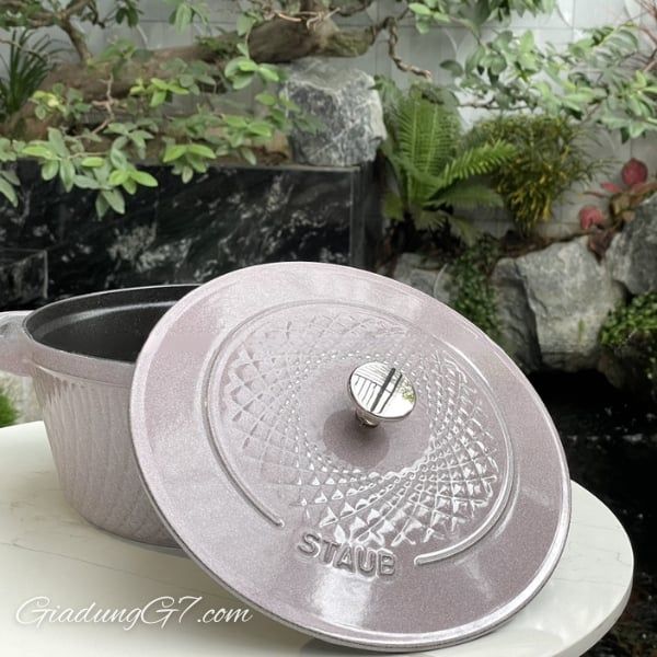 Nồi gang tròn Staub Twister 24cm Chất lượng vượt trội