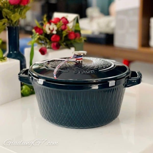 Nồi gang tròn Staub Twister 24cm Chất lượng vượt trội