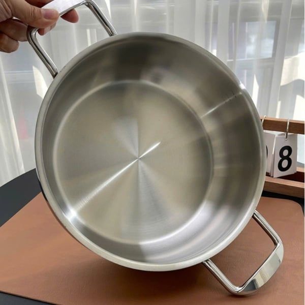 Nồi lẩu lùn Chockmen 26cm/ 28cm Chất liệu: inox 18/10 (tương đương inox 316 theo tiêu chuẩn nội địa Trung