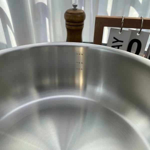 Nồi lẩu lùn Chockmen 26cm/ 28cm Chất liệu: inox 18/10 (tương đương inox 316 theo tiêu chuẩn nội địa Trung