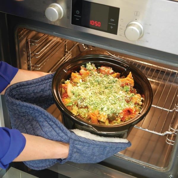 Nồi nấu chậm Crock Pot 4.7L SCCPRC507B có dung tích 4,7 lít phục vụ tối đa 5 người.