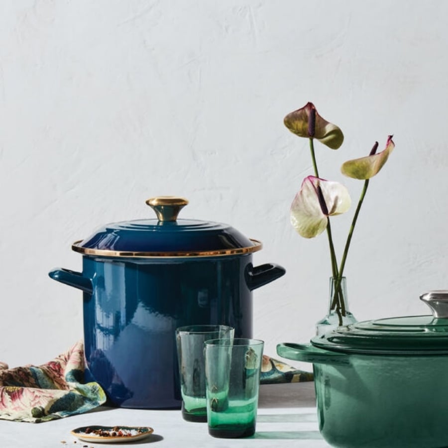 Nồi thép Le Creuset 7.6L bằng thép tráng men với thành cao và dung tích lớn rất lý tưởng để nấu súp, nước dùng, luộc mì và hấp hải sản
