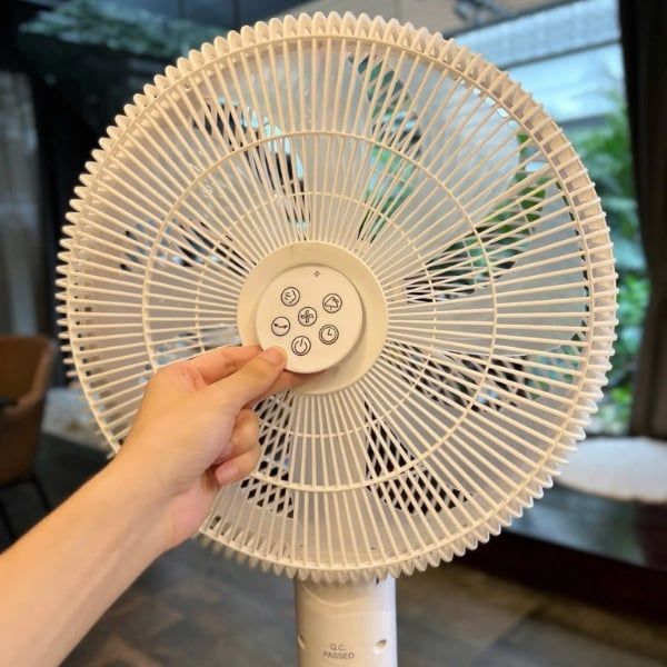 Quạt tạo ẩm Quạt phun sương tạo ẩm De Muller Bình chứa nước 2 lít rộng rãi,