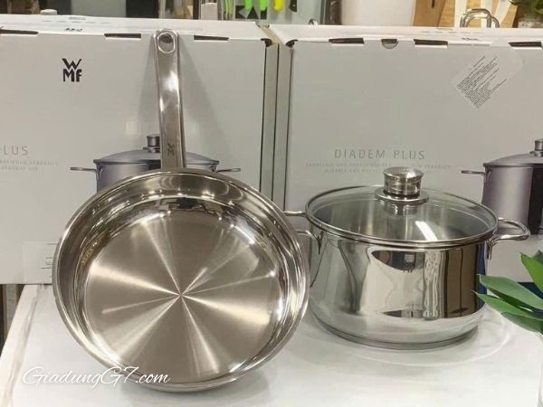 Set 2 Bộ nồi chảo WMF Diadem Plus - Nồi 20cm, chảo 24cm - Cấu tạo từ thép ko gỉ Cromangan an toàn cho sức khỏe.