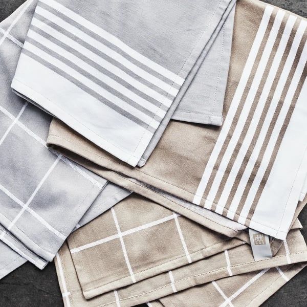 Set 2 Khăn lau bát Zwilling Germany. Được làm từ 100% cotton, những chiếc khăn thấm hút cao này đảm bảo việc dọn dẹp nhanh chóng