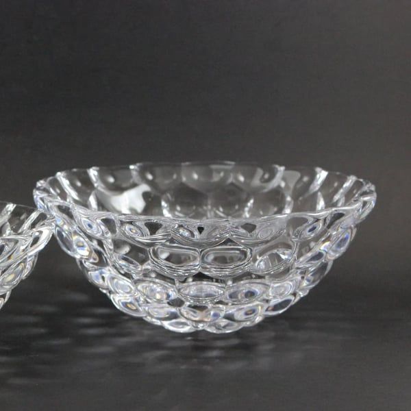 Raspberry là một mẫu cổ điển lâu đời và được ưa chuộng của Orrefors.