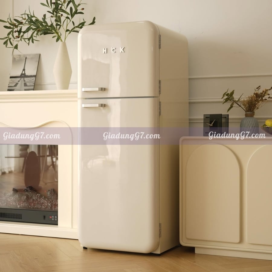 Tủ lạnh HCK BCD-192R-S 192L 2 ngăn (lạnh 143L, đông 49L) - Màu Kem có thể mang đến nét thanh lịch cổ điển cho bất kỳ không gian nào