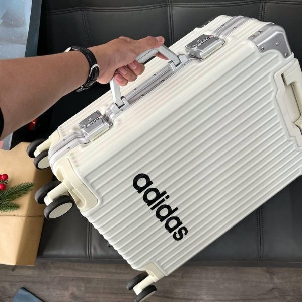 Vali Addidas Đẹp mê ly từng góc cạnh, sang xịn khỏi bàn