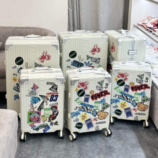 Vali Addidas size 20 cabin hoàn hảo cho những chuyến đi chơi