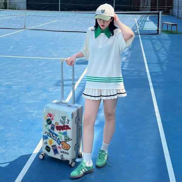 Vali Addidas size 20 cabin được làm từ chất liệu nhựa cao cấp, đảm bảo độ bền và đẹp trong suốt thời gian sử dụng.