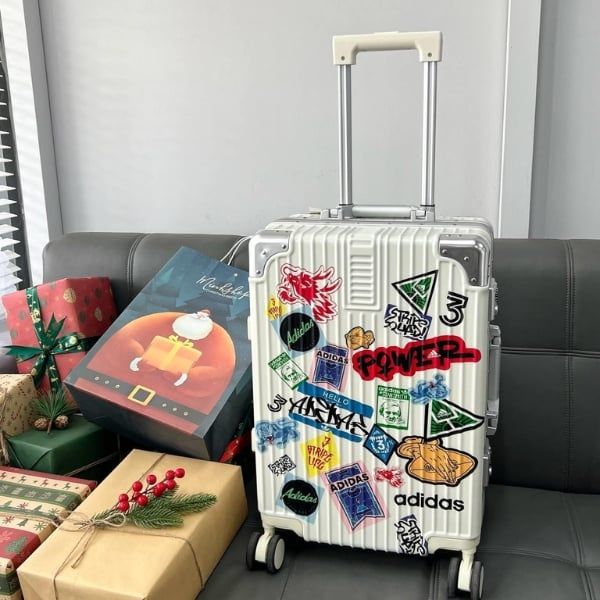 Vali Addidas size 20 cabin Vali Addidas Đẹp mê ly từng góc cạnh, sang xịn khỏi bàn