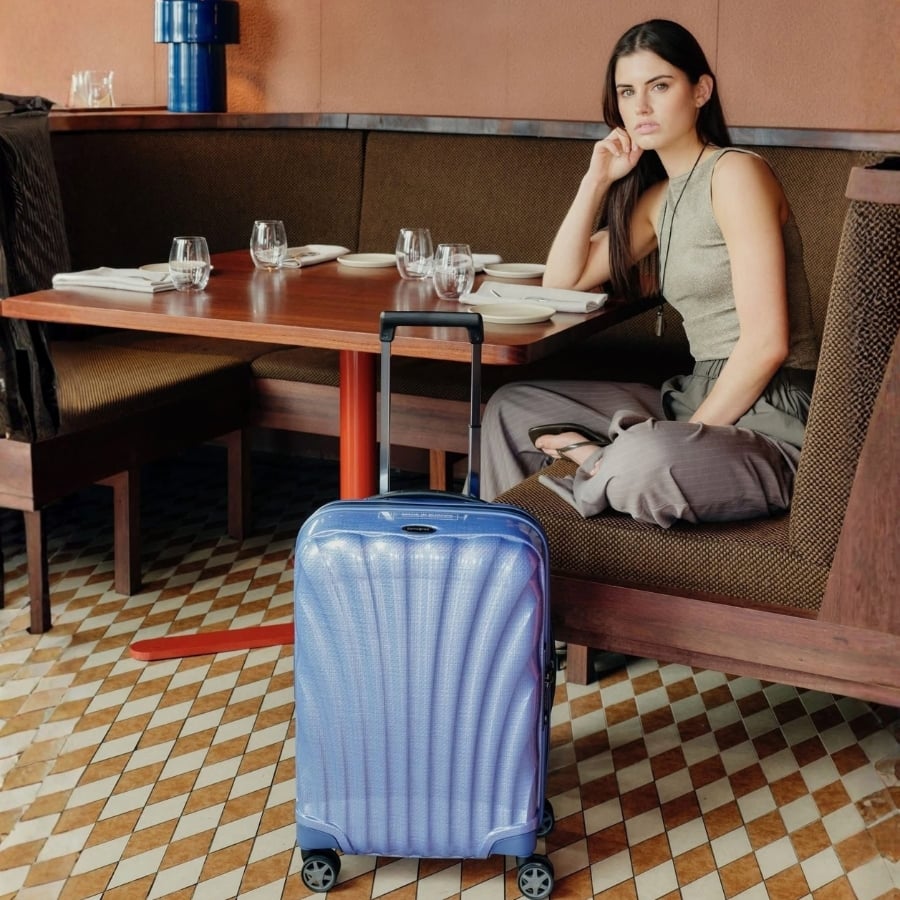 Vali Samsonite C-Lite màu tím Lavender Luôn trung thực với những câu chuyện tuyệt vời được đan cài vào công nghệ Curv® và thiết kế mang tính biểu tượng