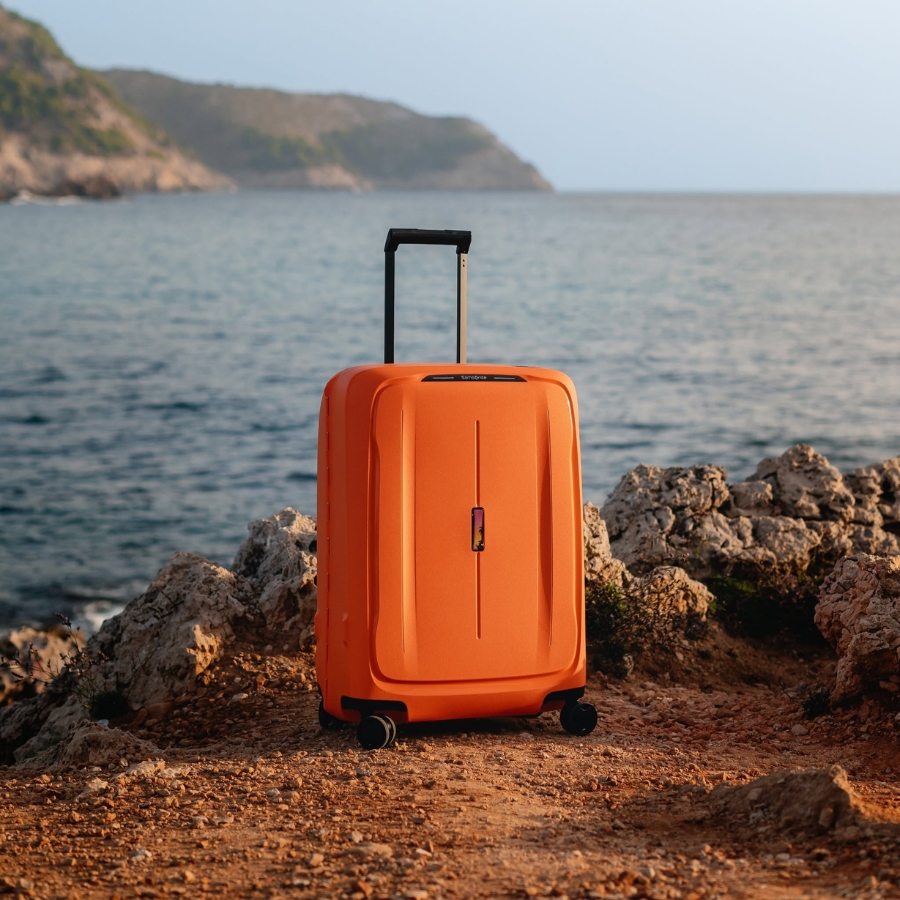 Hãy cùng khám phá Samsonite Essens, chiếc vali không thể thiếu cho mọi chuyến đi của bạn