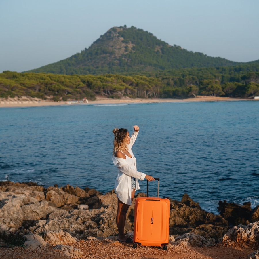 Hãy cùng khám phá Samsonite Essens, chiếc vali không thể thiếu cho mọi chuyến đi của bạn