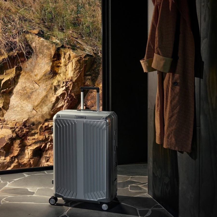 Vali Samsonite Lite box Alu Nội thất tuyệt vời và tiện dụng