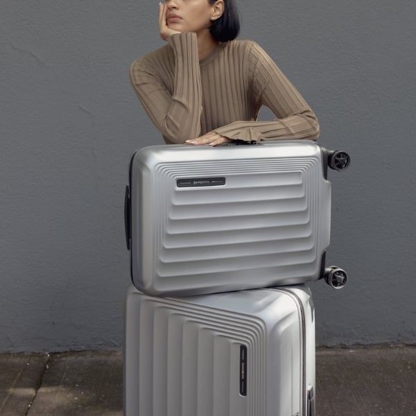 Vali Samsonite Nuon Thiết kế hình hộp hiện đại