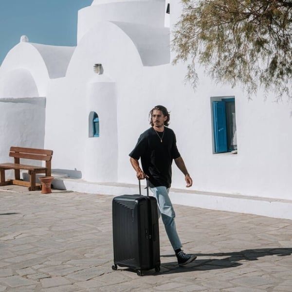 Vali Samsonite Nuon Thiết kế hình hộp hiện đại